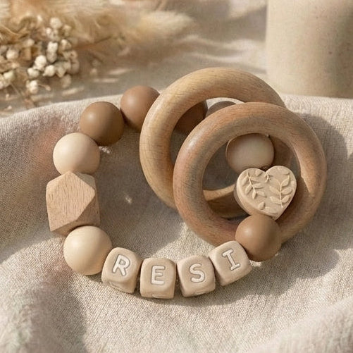 Bijtring met naam hartje naturel