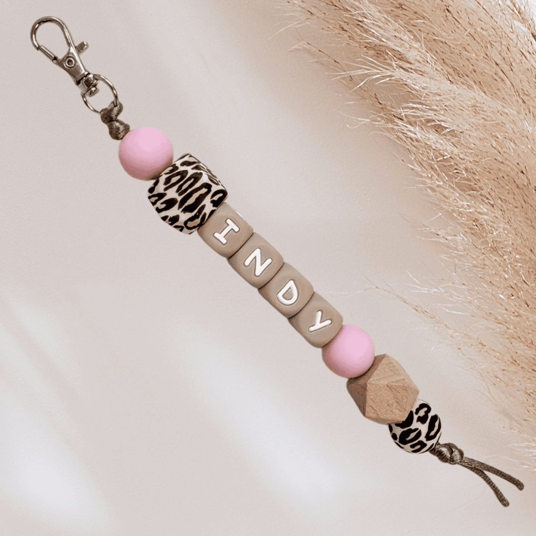 Sleutelhanger met naam panter roze