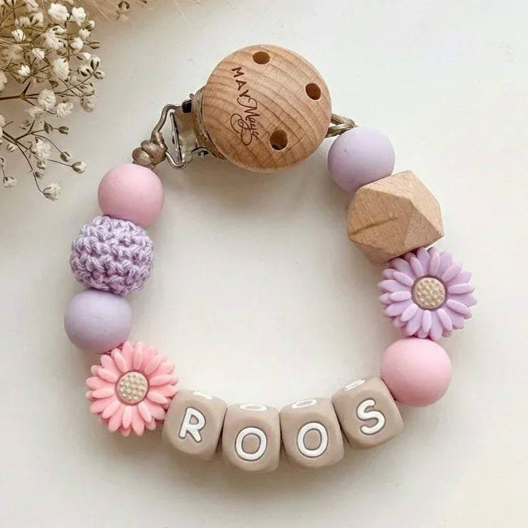 Speenkoord met naam bloem lila en roze