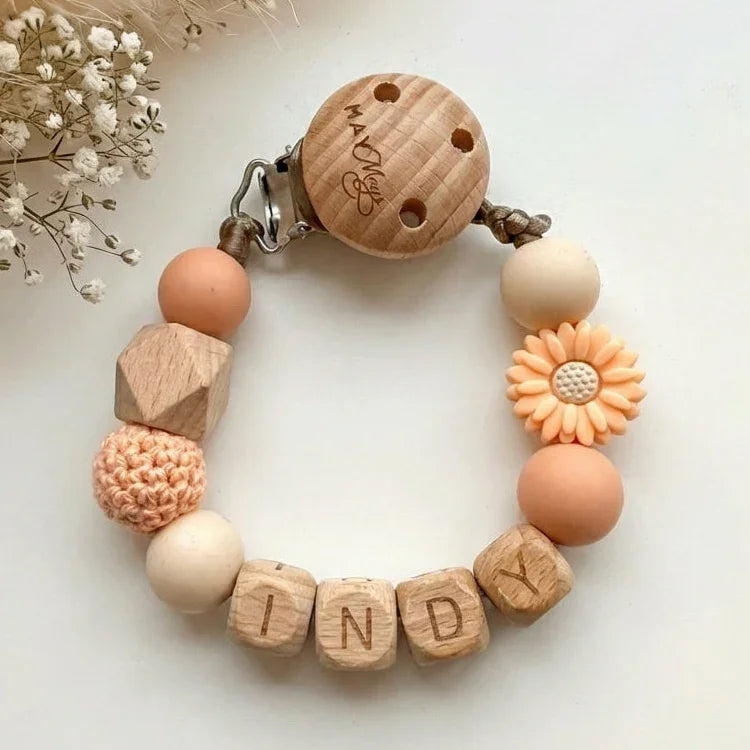 Speenkoord met naam zalm beige bloemetje hout