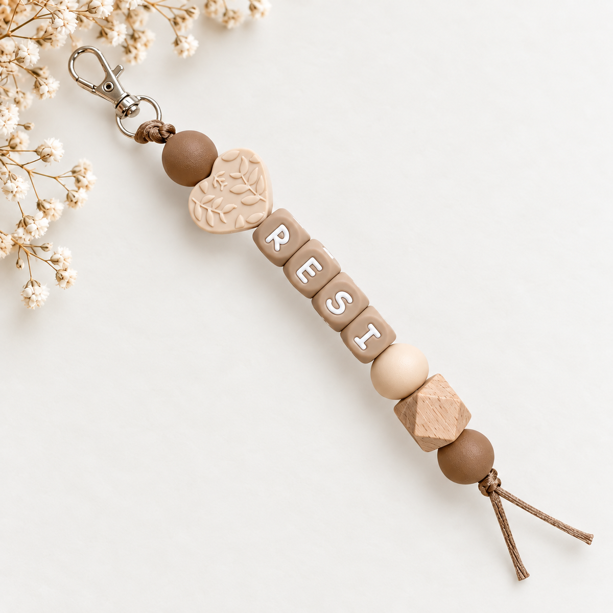 Pacifier clip with name, natural heart
