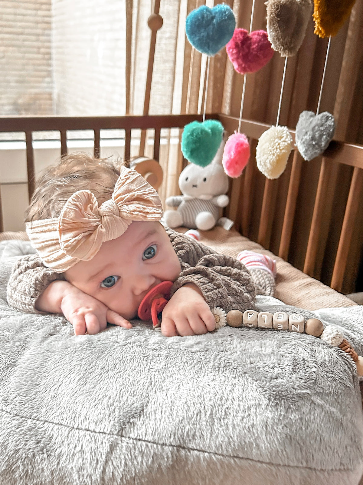 Speenkoord met naam bloem bruin wit hout - May Mays