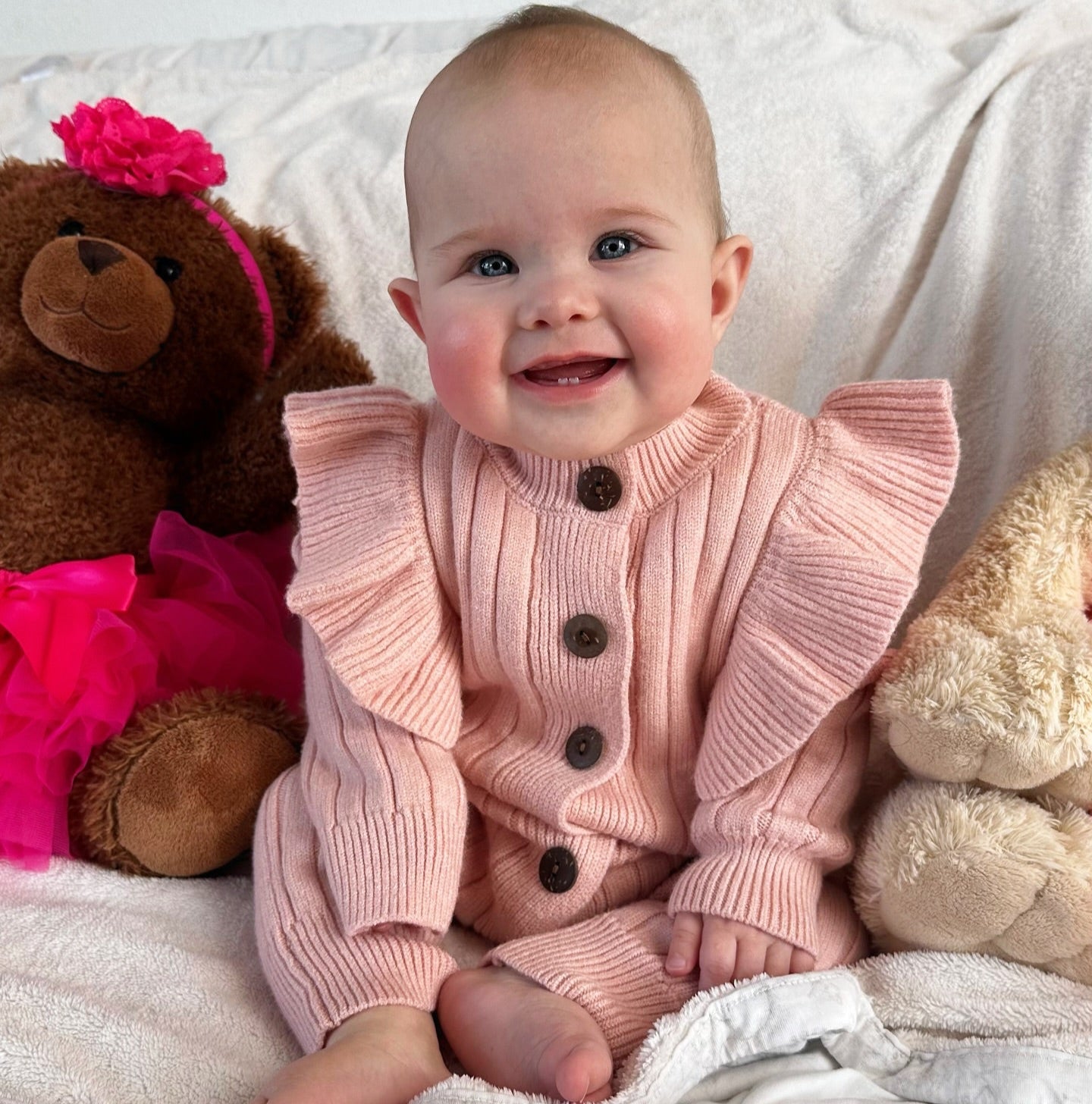 Gestrickter Playsuit mit Rüschenknöpfen rosa Nina