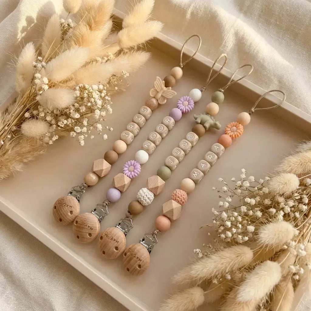 Speenkoord met naam zalm beige bloemetje - May Mays
